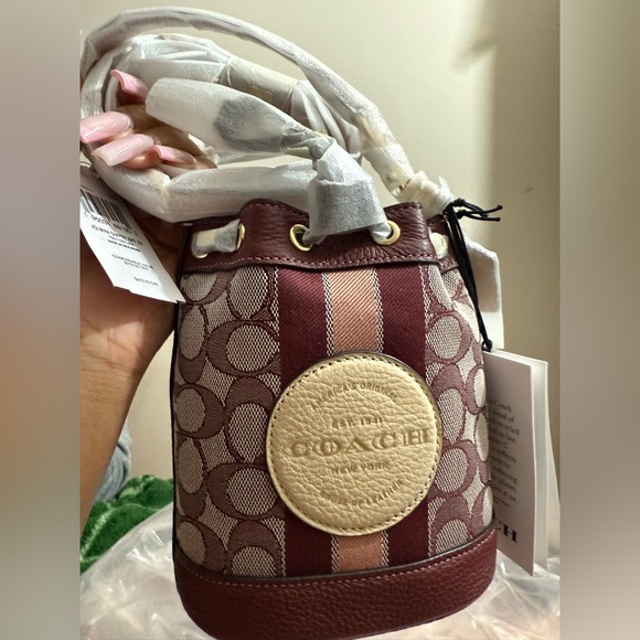 Coach mini Dempsey bucket bag - Picture 4 of 6